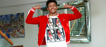 Straight Young & Extremely Ripped Tyler shows his perfect body